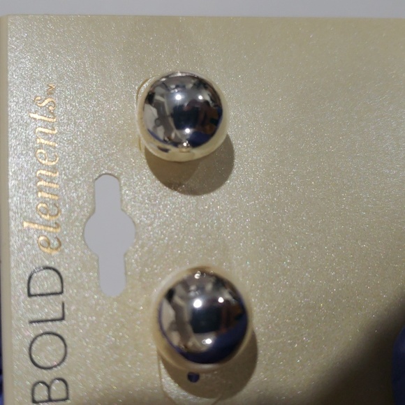 BOLD elements Elegant Silver-tone Ball Stud Earrings - Women's Fashion Jewelry - Picture 7 of 7
